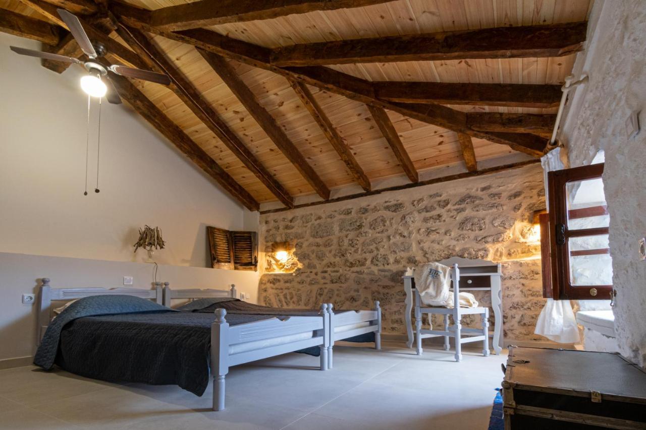 Villa Electra Chalki Town ภายนอก รูปภาพ