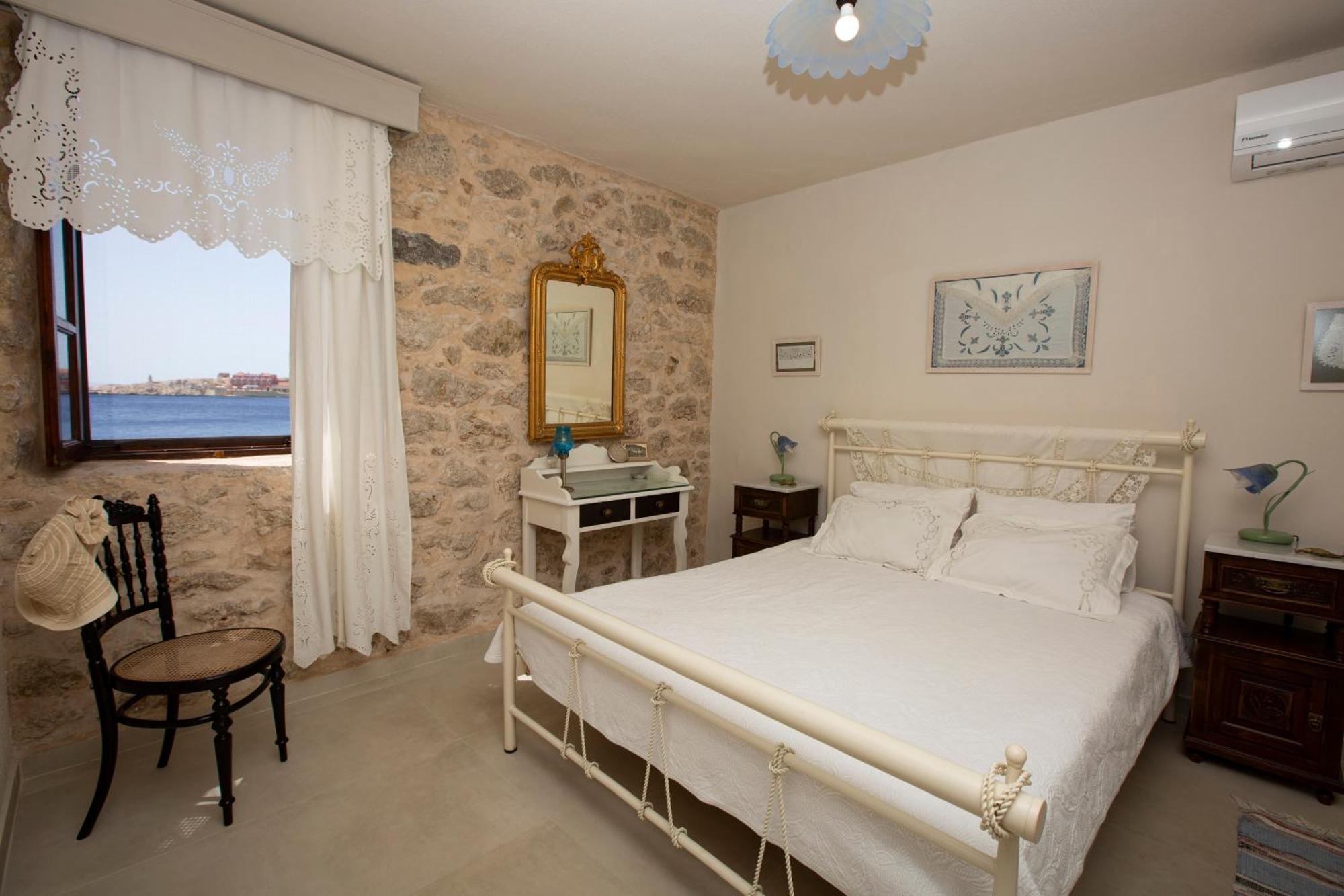 Villa Electra Chalki Town ภายนอก รูปภาพ