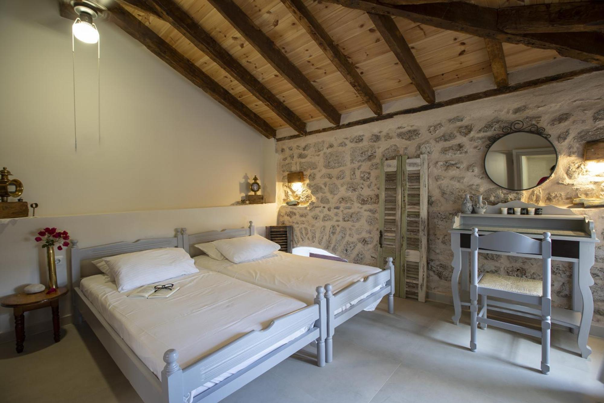 Villa Electra Chalki Town ภายนอก รูปภาพ